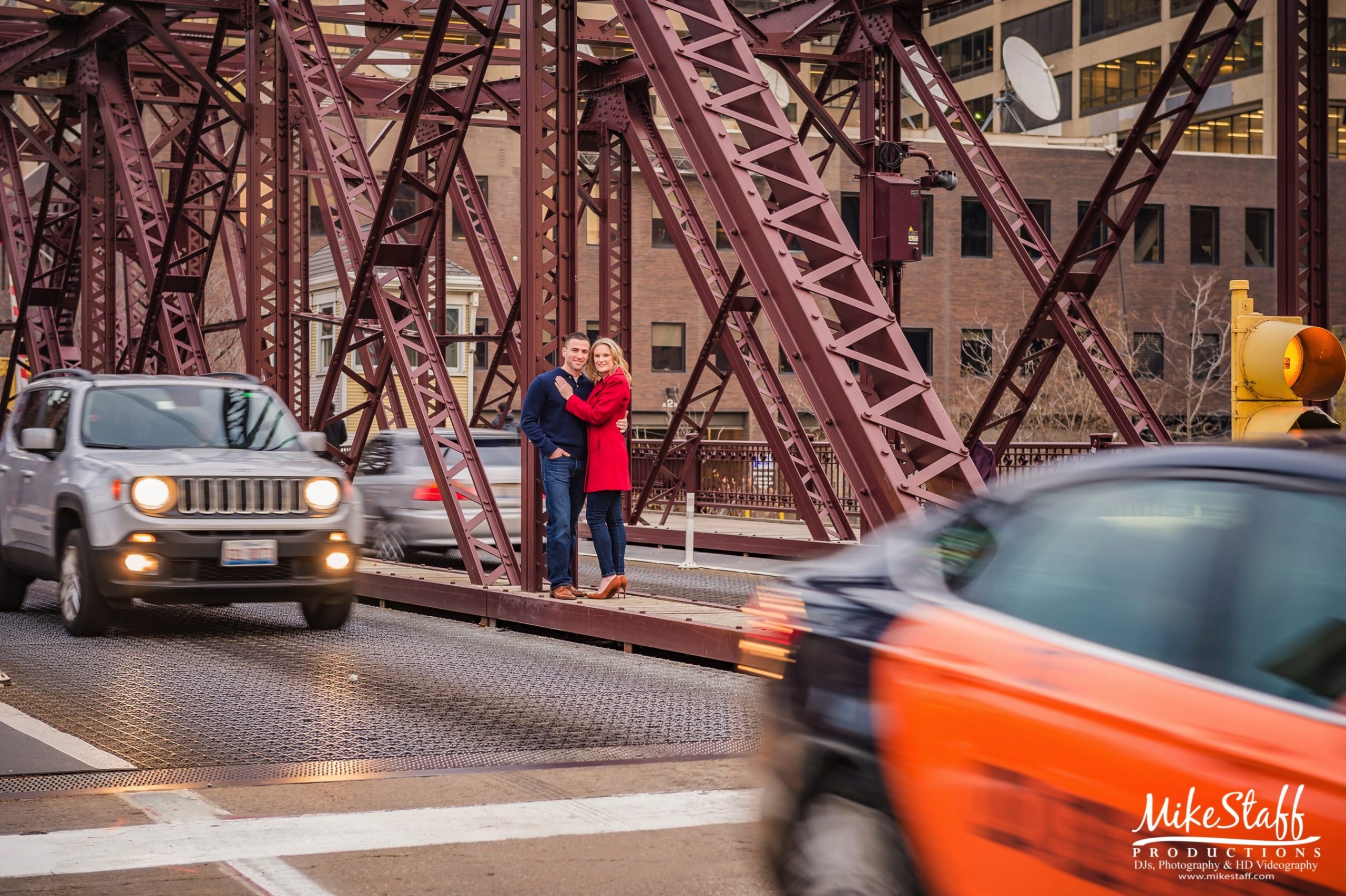 couple on bridge chicago