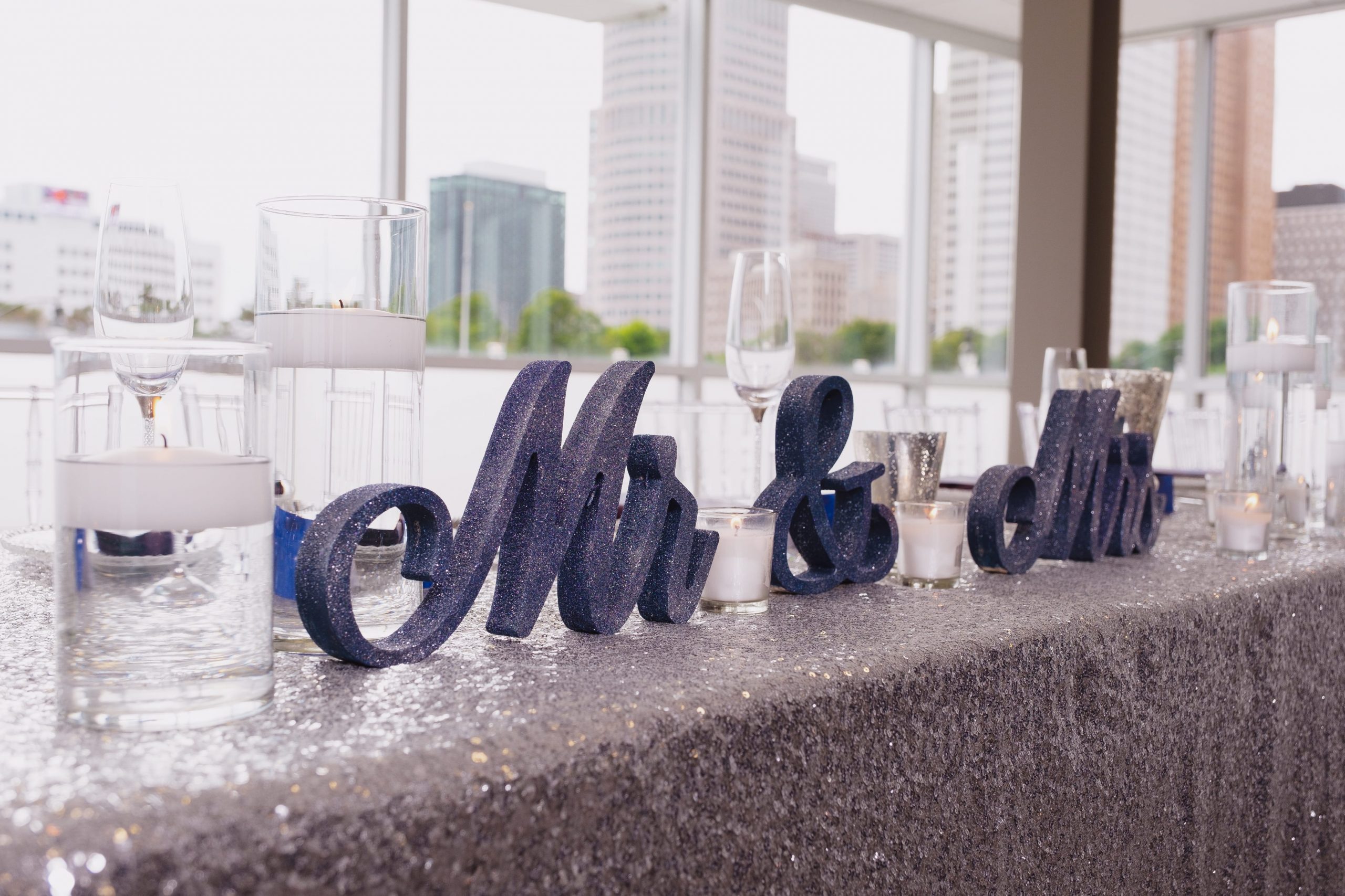 blue mr & mrs sign on sweetheart table