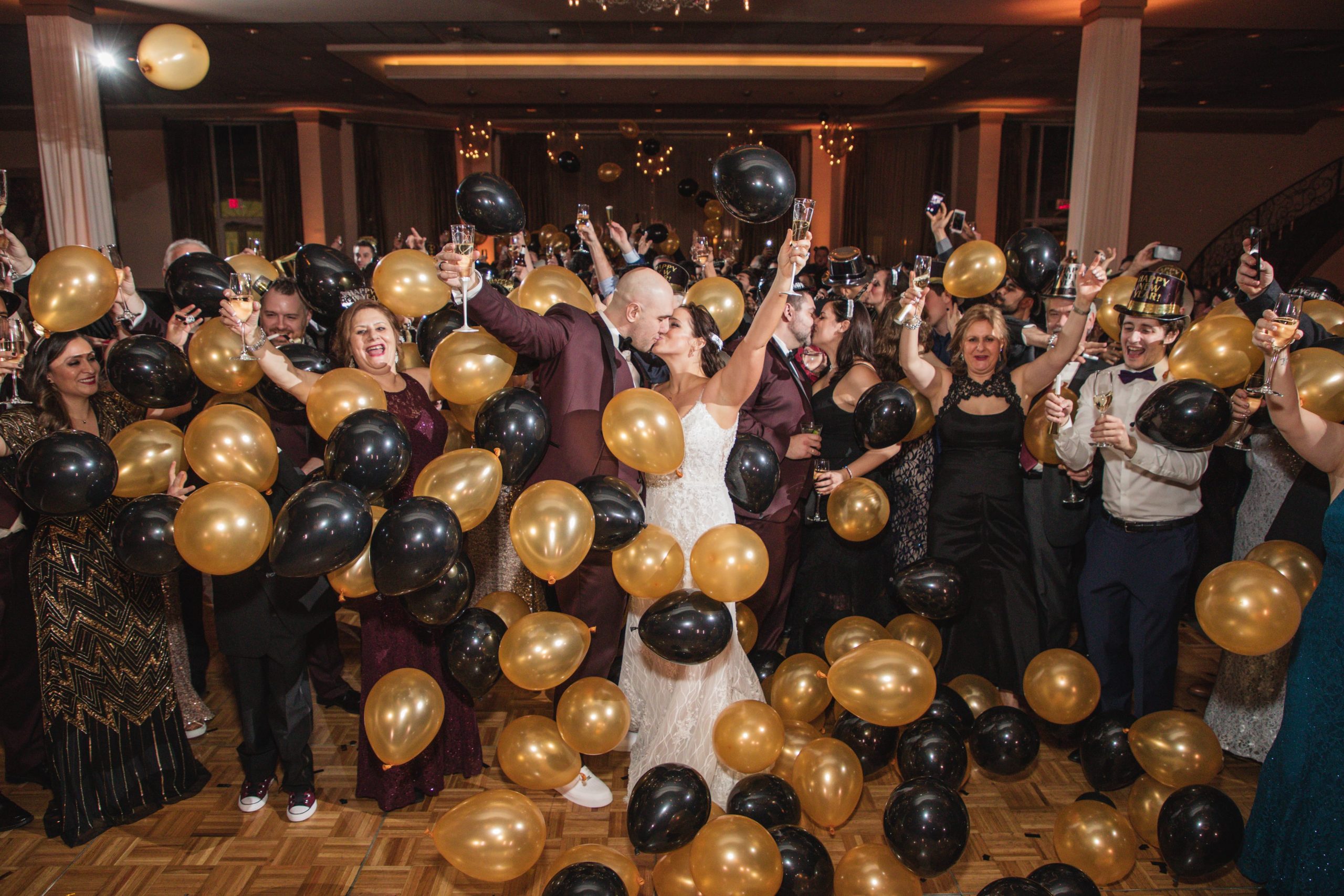 new year's eve wedding balloon drop