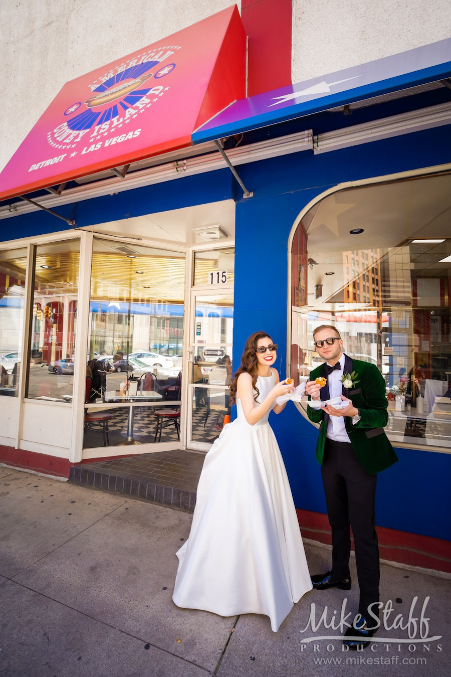 bride and groom american coney island detroit