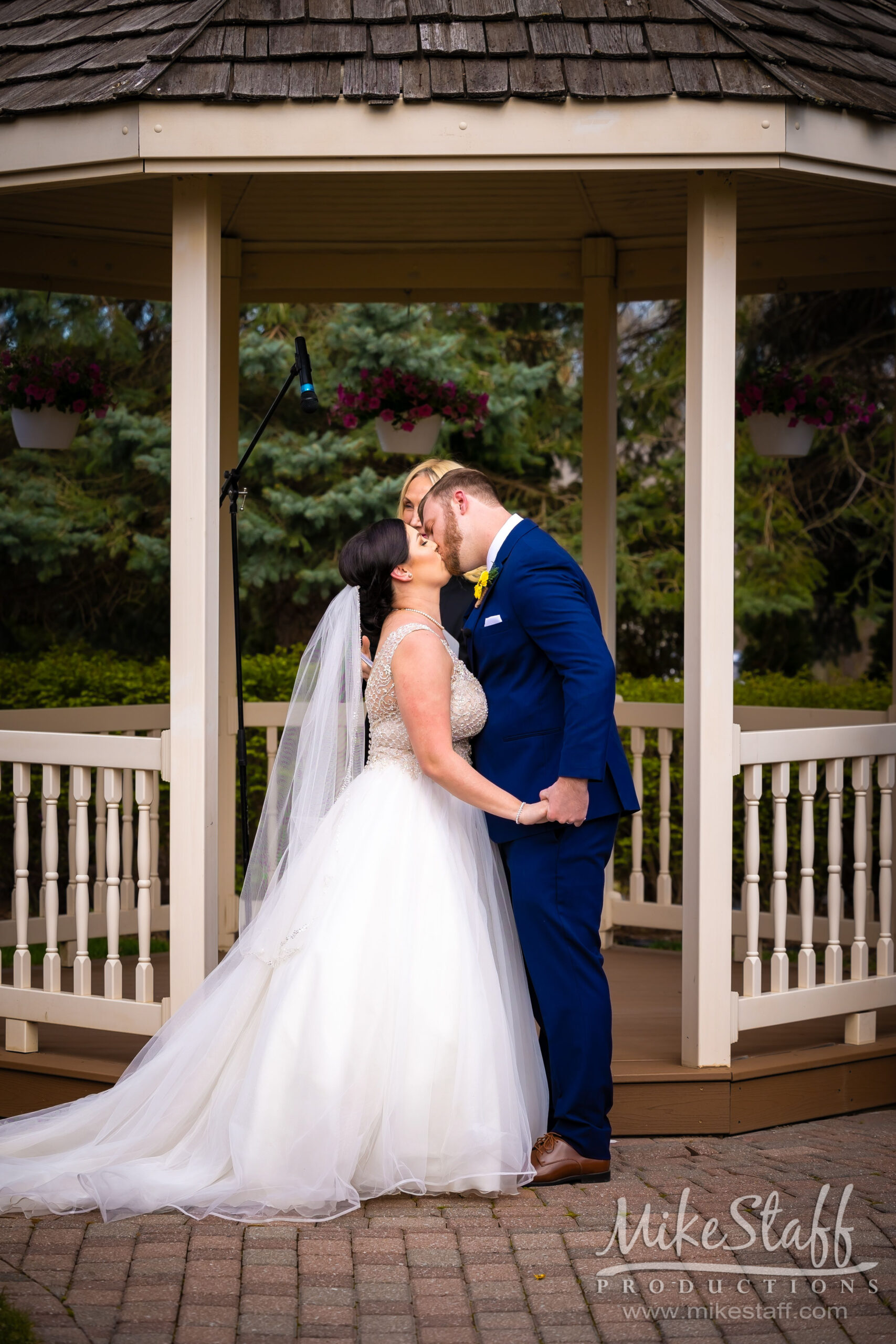 first kiss at ceremony at sycamore hills