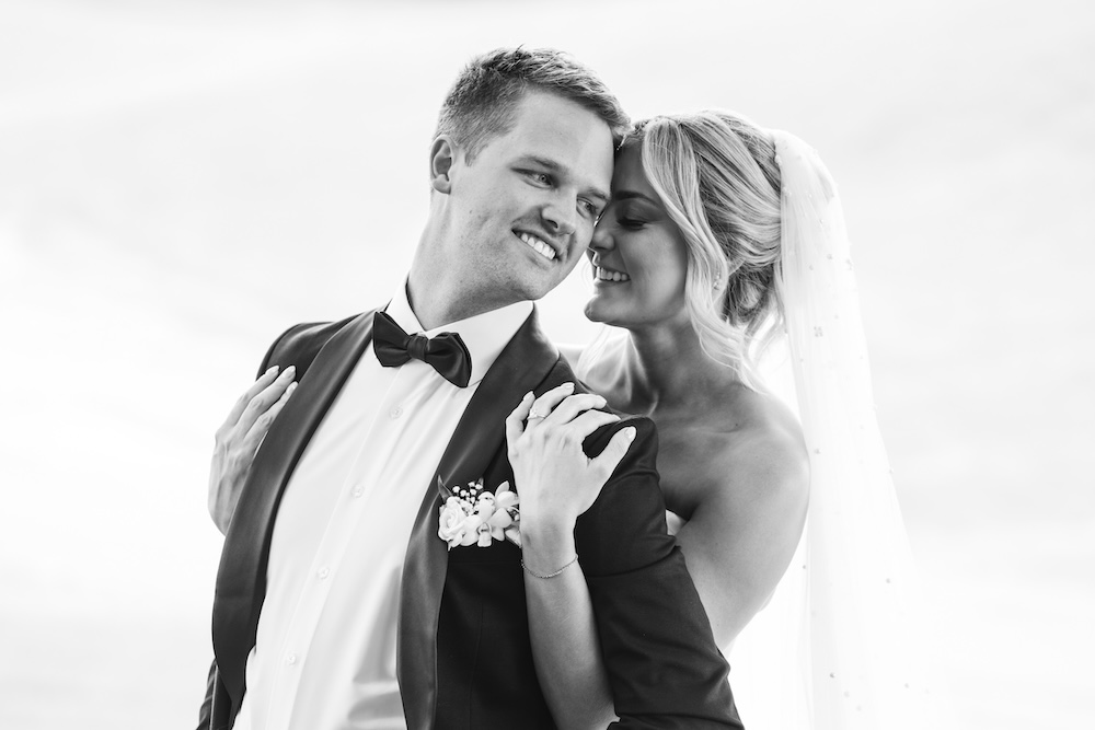 Detroit Wedding Photography_Ann Arbor Marriott Eagle Crest _Mike Staff Productions_black and white couple hugging